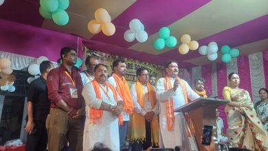 Photo of हावड़ा के बेलगछिया में सैकड़ों गरीब महिलाओं में बांटी गई साड़ियाँ